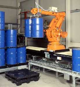 Brazo robótico para manipulación de bidones.